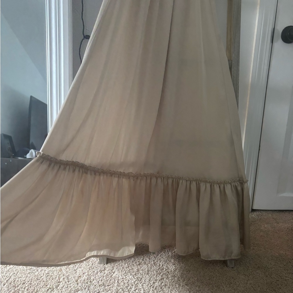 H&M Cream Ruffle Detail Dress - Picture 3 of 4